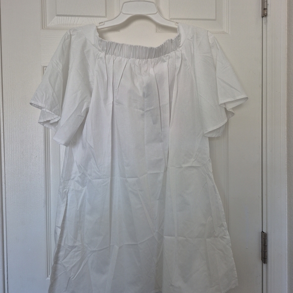 Chic White Off The Shoulder Blouse with Floral Embroidery - Picture 2 of 7